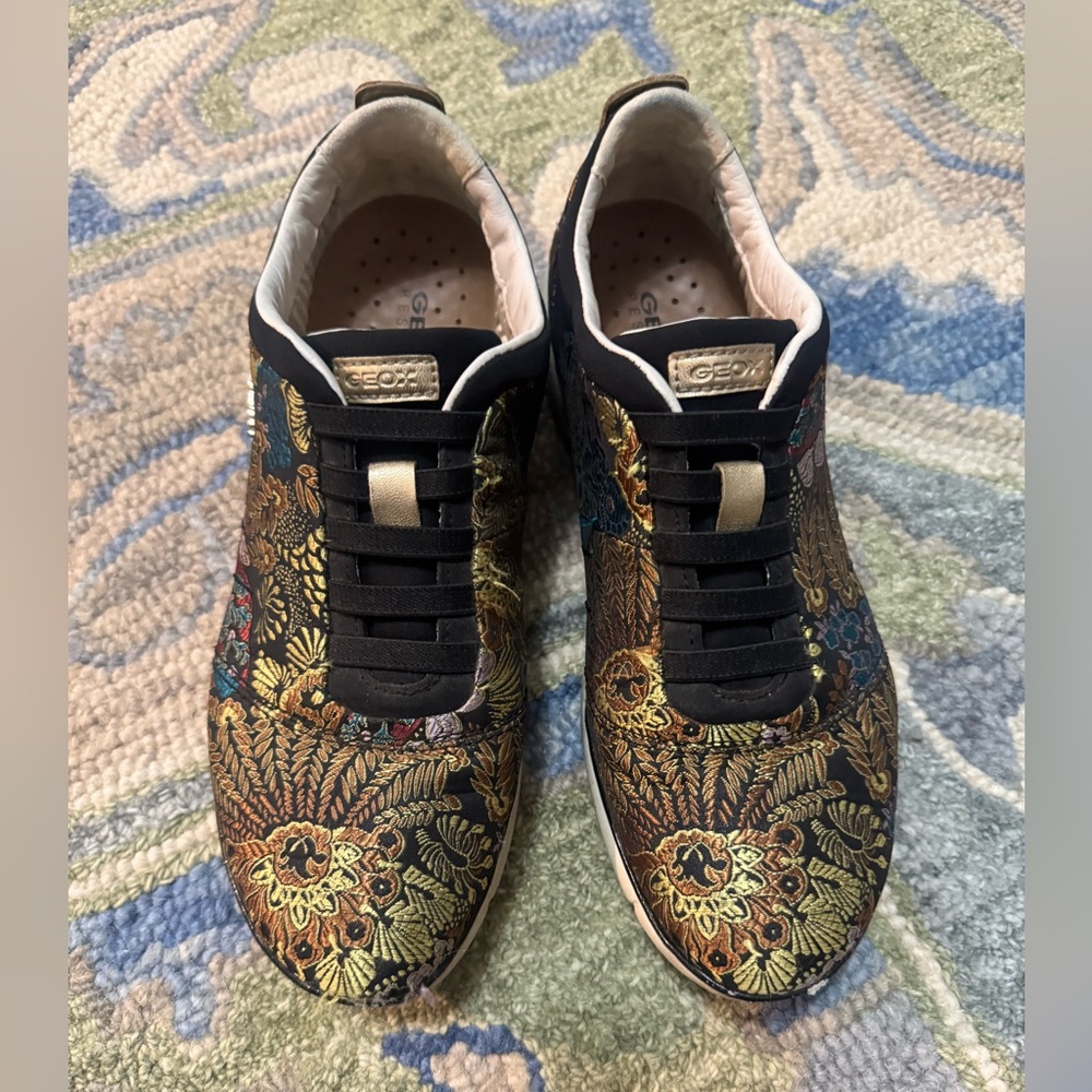 GEOX Respira sneakers, size 10US